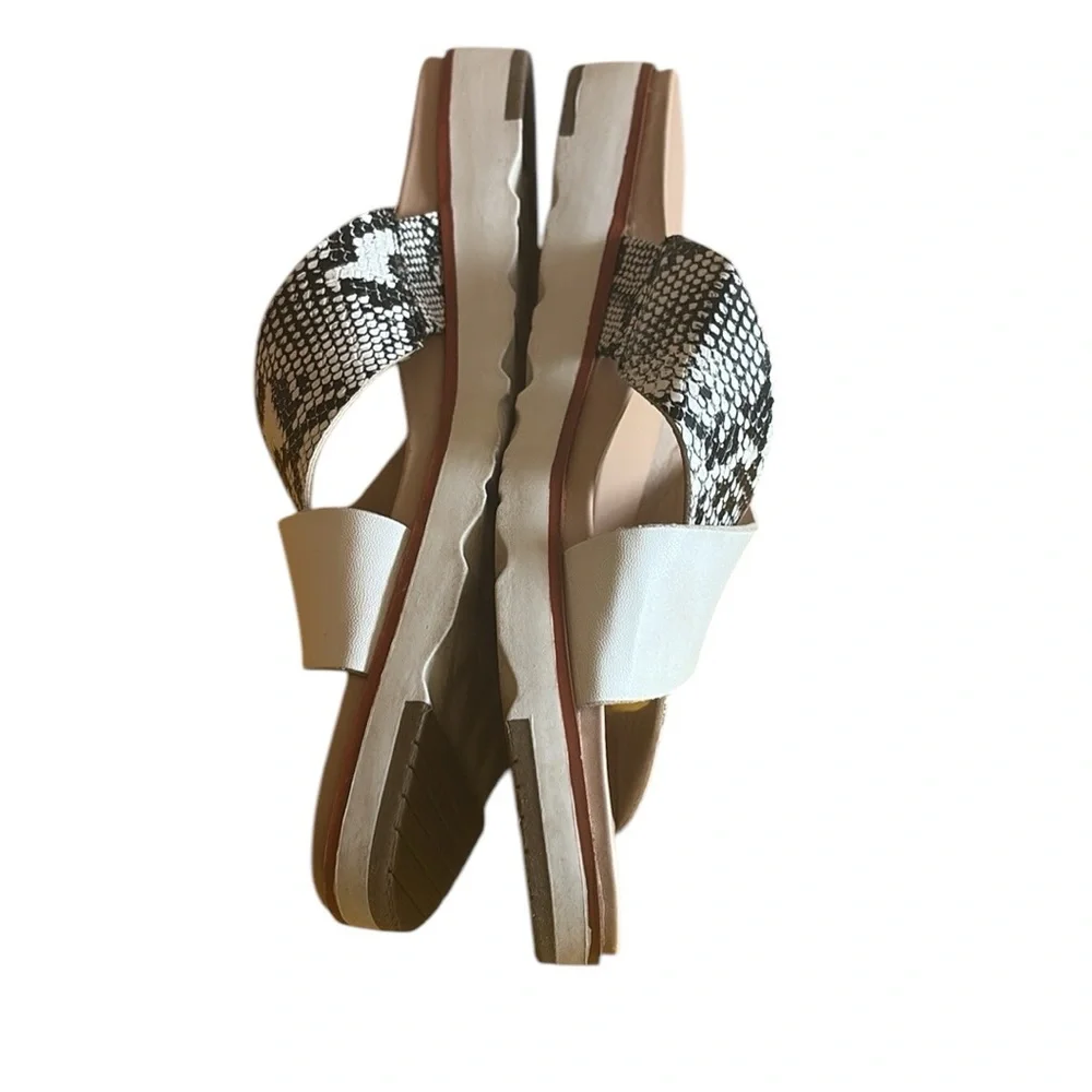 George Reptile and Beige sandals/slides , comfy and stylish , size 10